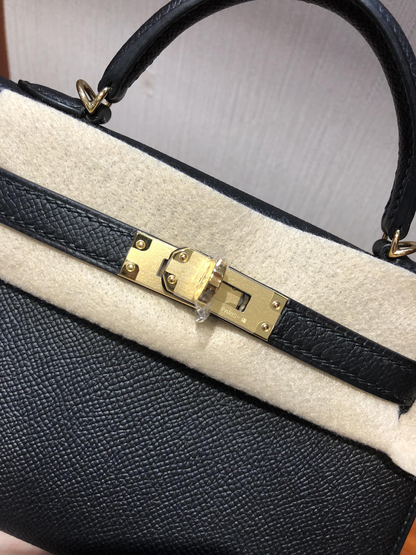 에르메스 미니 켈리백 블랙 금장 앱송